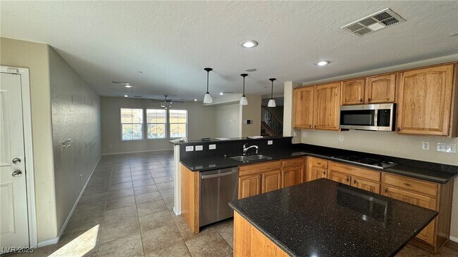 Building Photo - 3173 Color Palette Ave