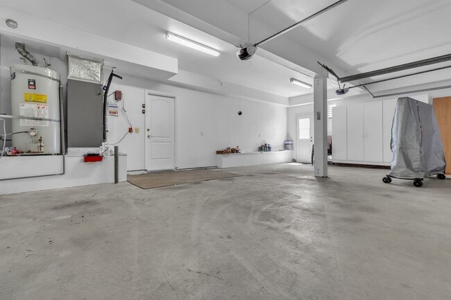 Building Photo - 12 Bergamo