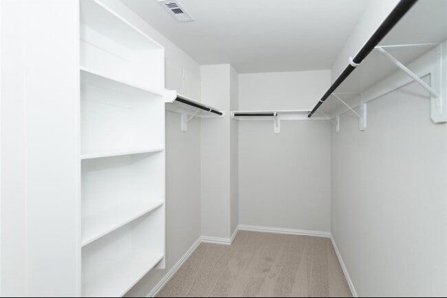 Building Photo - 27930 Western Crk Ct