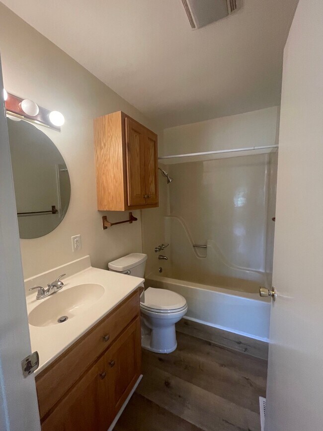 Building Photo - 4473 Moore Ln