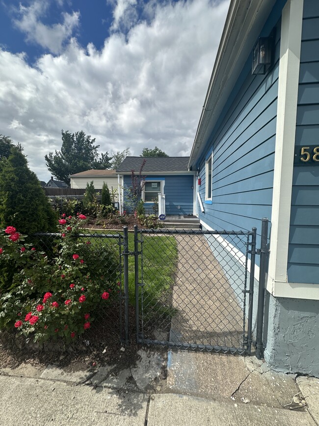 Building Photo - 5808 Fir Ave