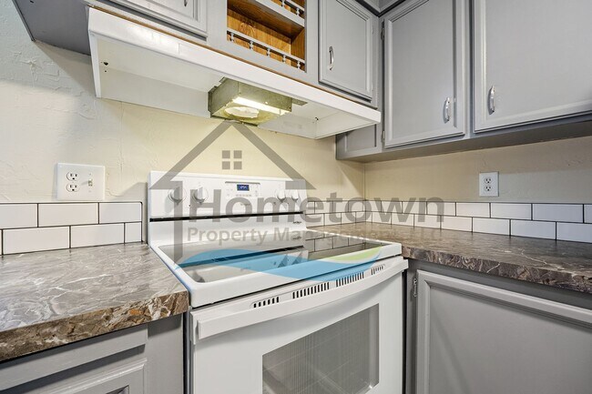 Building Photo - 2-Bedroom 2-Bathroom Home with Off-Street Parking Available in Coeur d’Alene!