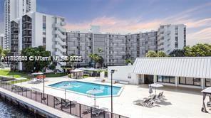 Building Photo - 3475 N Country Club Dr