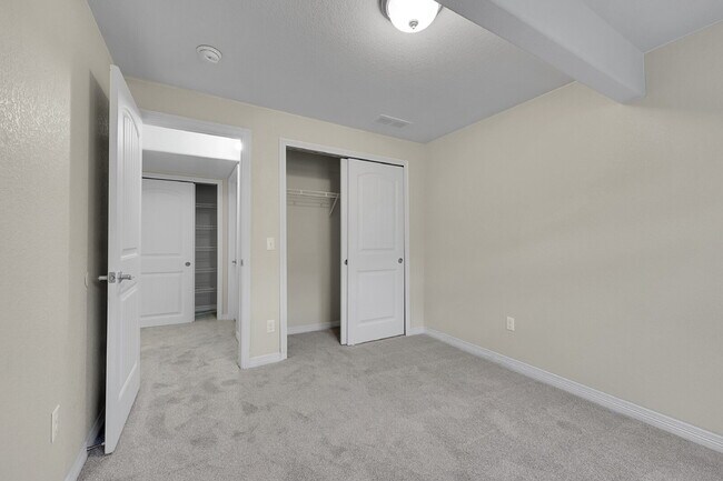 Building Photo - $2,750.00 - 6 Bedrooms, 3.5 Bathrooms, Single Family Home in Colorado Springs with Fenced Yard!