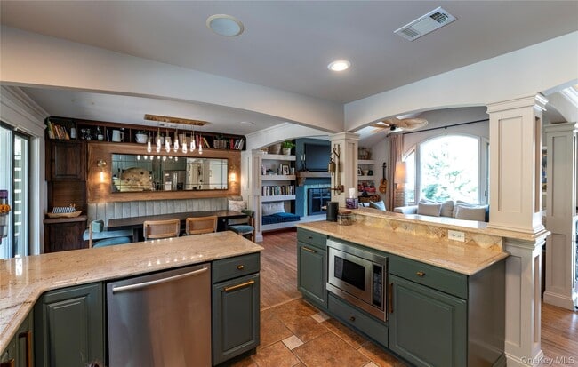 Building Photo - 602 Palmer Dr