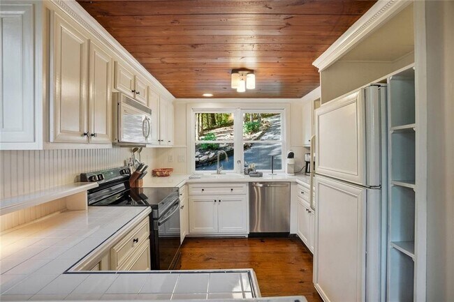 Building Photo - 203 Wild Azalea Cir