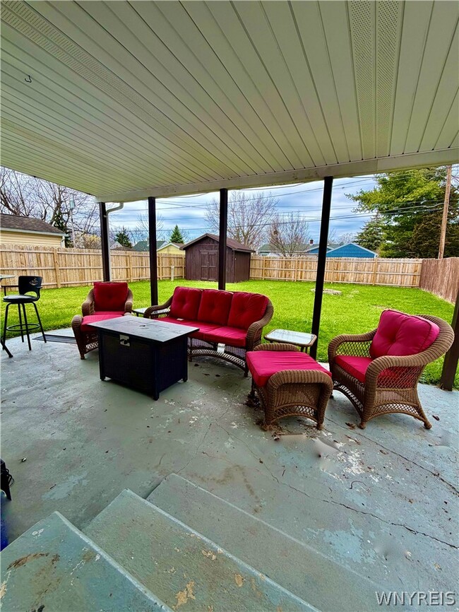 Building Photo - 260 Argus Dr