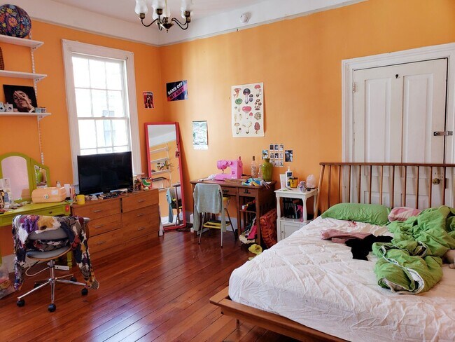 Building Photo - 229 Rutledge Ave