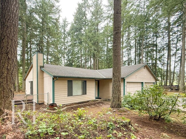 Building Photo - Vaulted Ceilings, Skylights & a True Primary Suite in This Gig Harbor Duplex