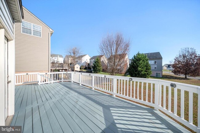 Building Photo - 16421 Regatta Ln