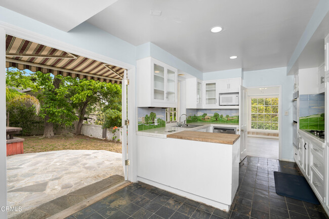 Primary Photo - 12060 Laurel Terrace Dr