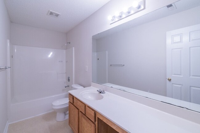 Building Photo - Spacious Home with Oversized Bedrooms & Op...