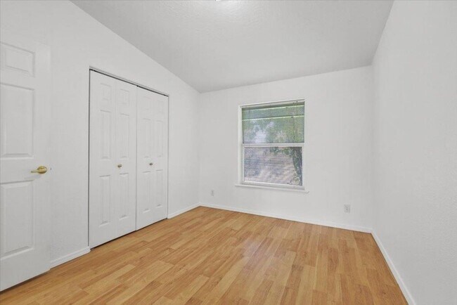 Building Photo - South Sunny Creek Circle