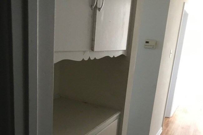 Building Photo - 1940 Armacost Ave