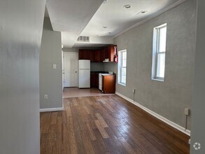 Building Photo - 1017 Arctic Ave