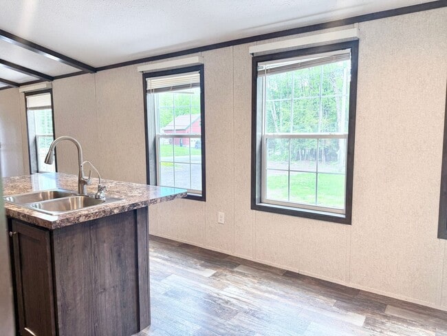 Building Photo - Nearly new 3 bedroom mobile home on a big ...
