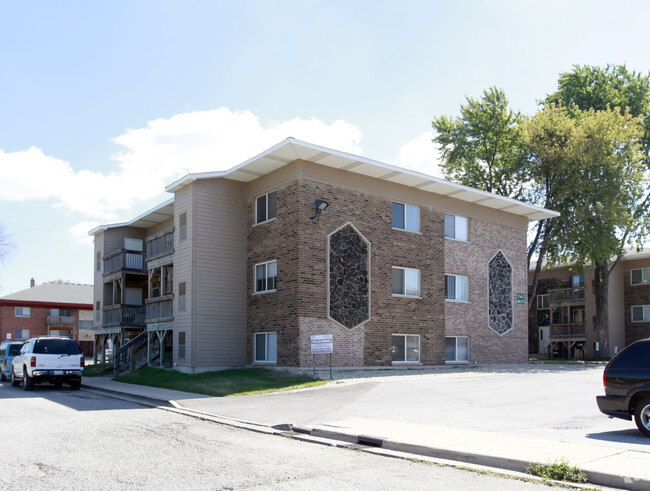 Marywood West Apartments - Marywood Apartments