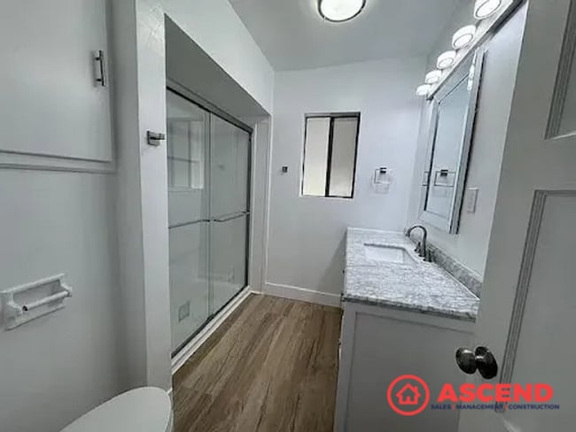 Building Photo - Charming 3-Bedroom Home with Gardener & Pest Control Included – Small Pets Welcome