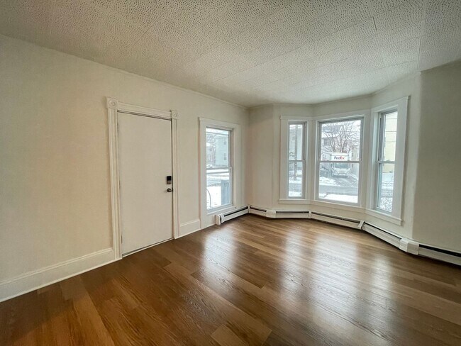 Building Photo - 33 Malvern St