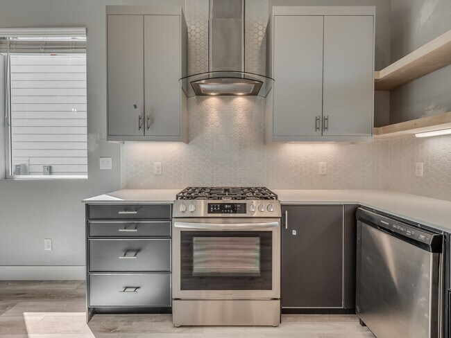 Building Photo - Beautiful New Construction Home in Edmond/...