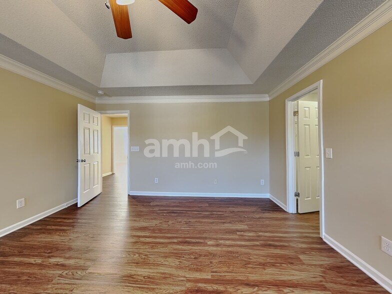 Building Photo - 4928 Alenja Ln