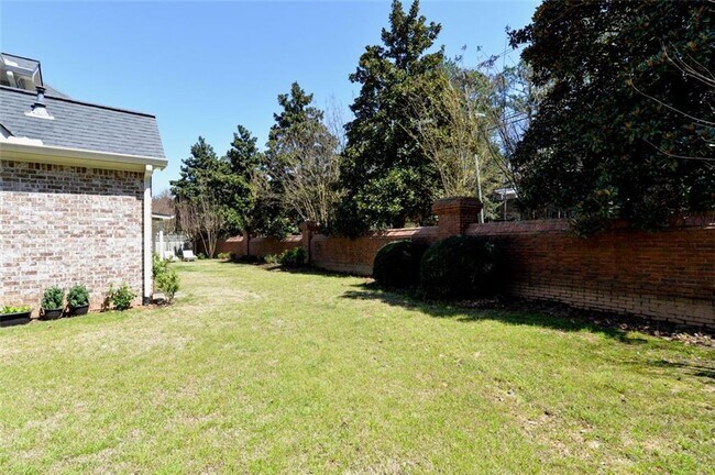 Building Photo - 310 Windsor Gate Cove NE