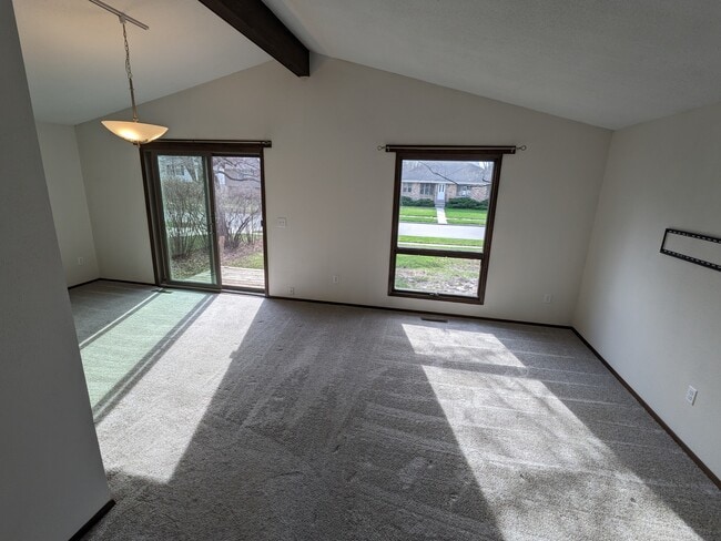 Building Photo - 1028 Mesa Verde Pl