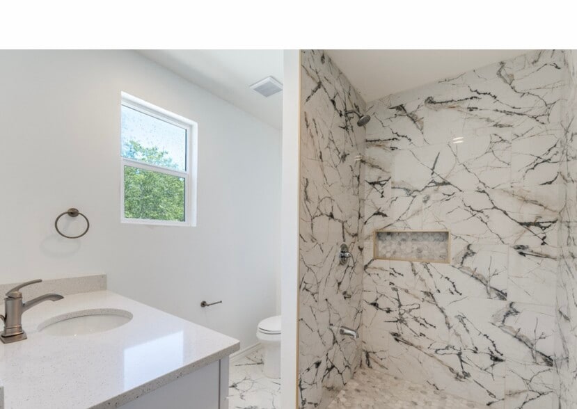 Building Photo - 156 Pioneer Rd