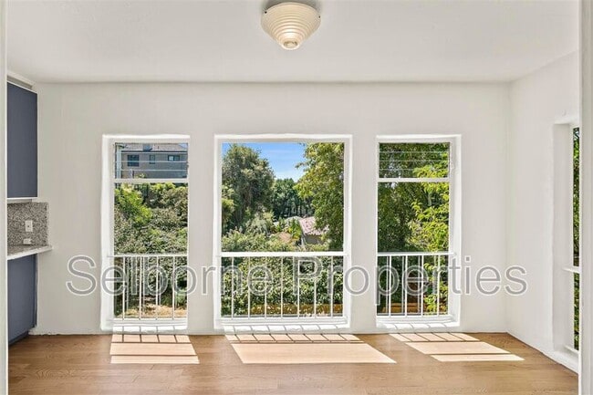 Building Photo - 25 Selborne Dr