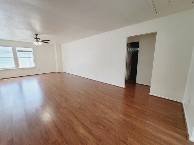 Building Photo - 3807 Brook Garden Ln