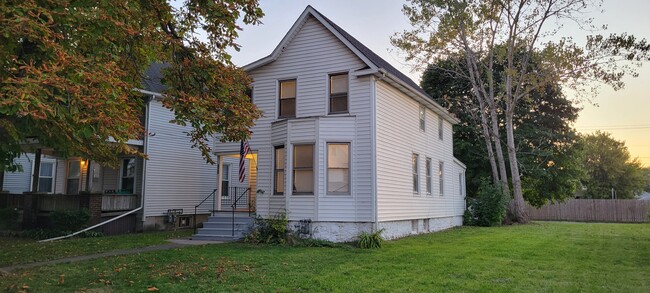 Primary Photo - 628 25th St