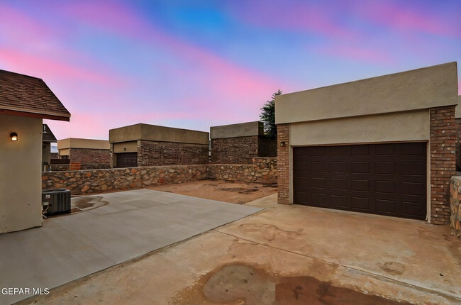 Building Photo - 14373 Tobe Davis Dr