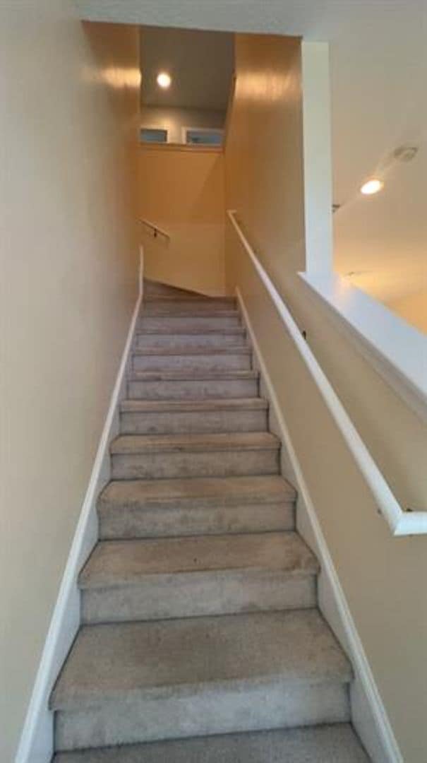 Building Photo - 3 Bed/ 2.5 Bath Home very close to Fort Stewart gate seven!!