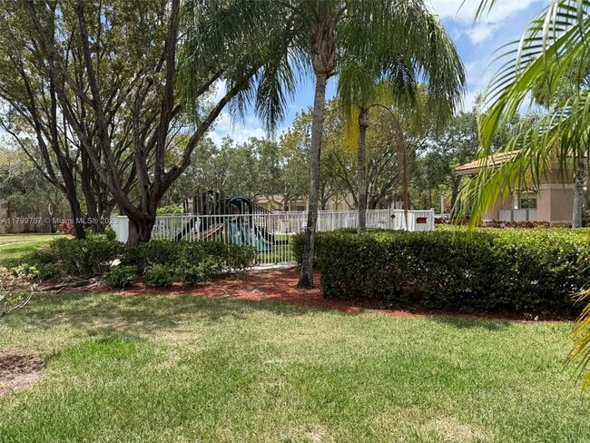 Building Photo - 2612 SW 83rd Terrace