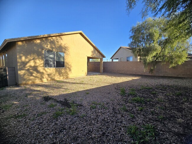 Building Photo - 3303 S Lakeside Ridge Loop