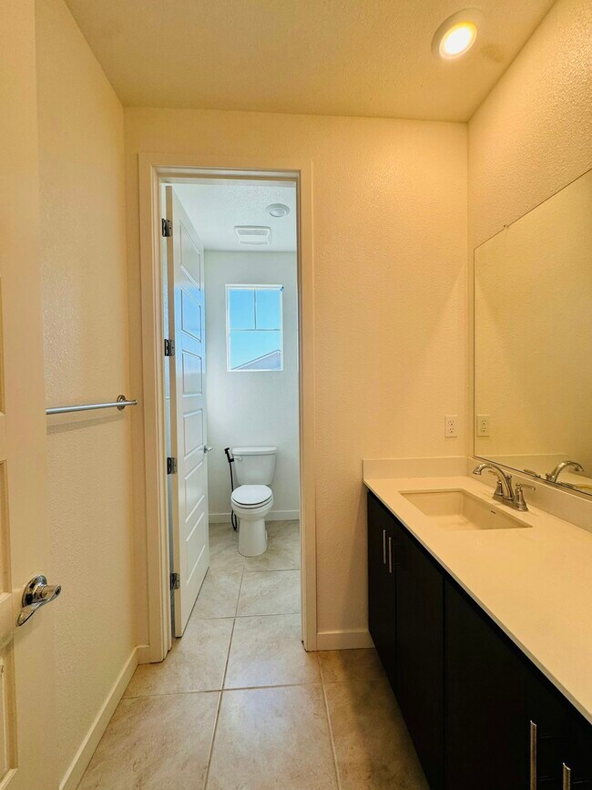 Building Photo - 5440 Guenoc Valley Ln