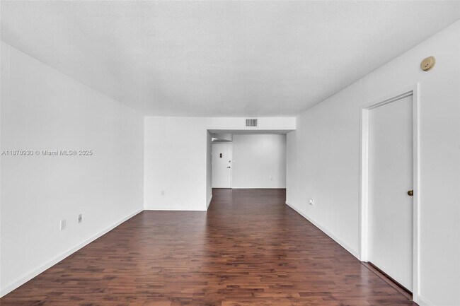 Building Photo - 2333 Brickell Ave