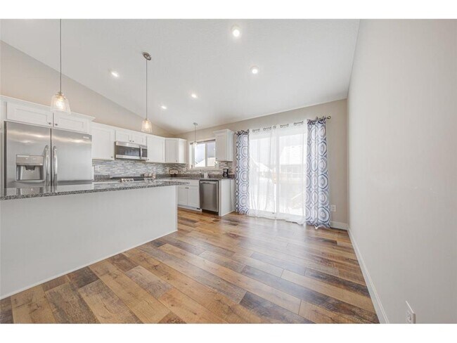 Building Photo - 1731 Riverside Dr