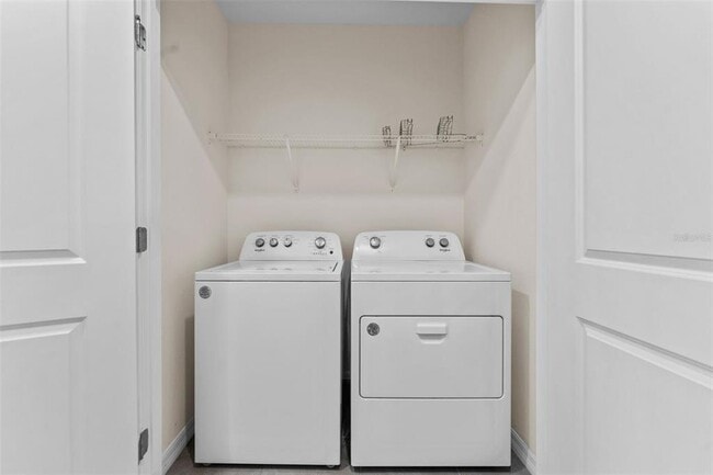 Building Photo - 2893 Suncoast Plains Dr