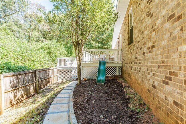 Building Photo - 10770 Hunters Cir W