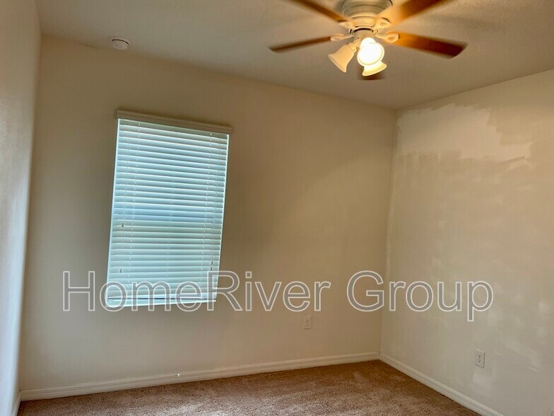 Building Photo - 513 Squires Grove Dr