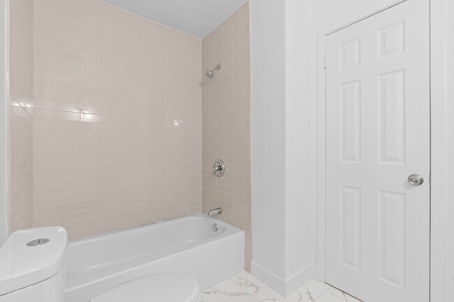 Building Photo - 18049 Martin Dr