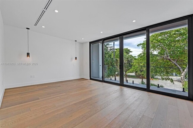 Building Photo - 630 NE 82nd St