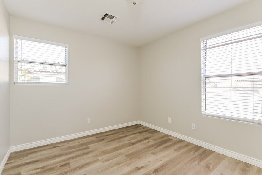 Building Photo - 10413 Gunpowder Falls St