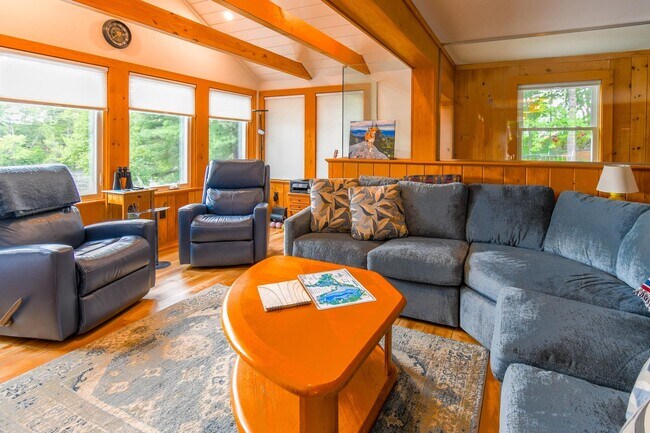 Building Photo - 72 Ridge Rd