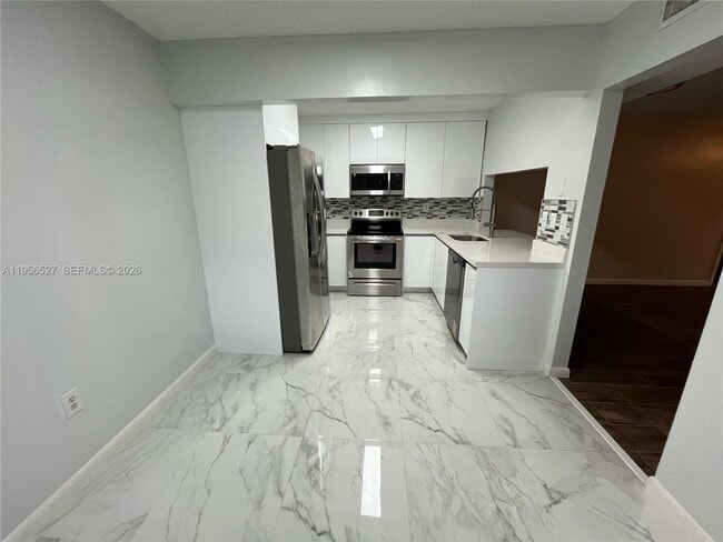 Building Photo - 464 NE 210th Cir Terrace