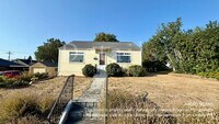 Building Photo - Adorable 2 BR home in Manette with View!