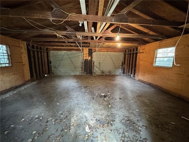 Building Photo - 102 9th Ave