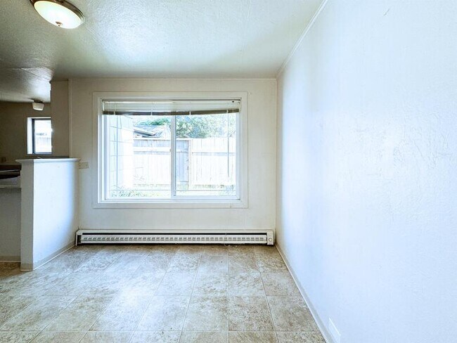 Building Photo - 2963 Alder St