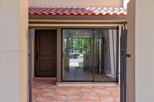 Building Photo - 3737 Alcantara Ave